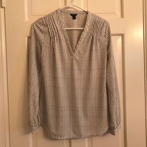 Ann Taylor black and white blouse